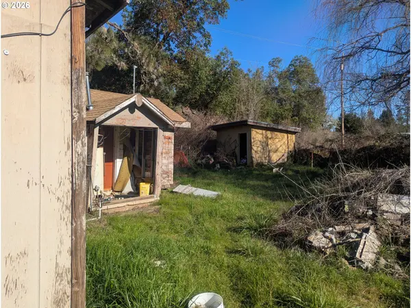 Canyonville, OR 97417,301 B AVE