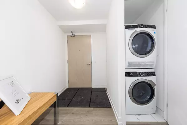 Toronto, ON M5E 0G1,55 Cooper ST #4309