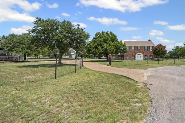 Weatherford, TX 76087,105 Country Green Court