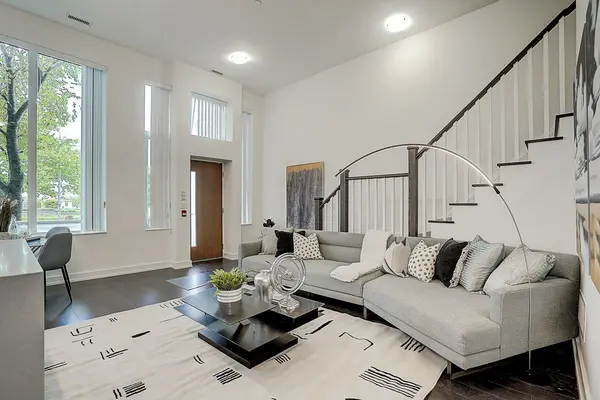 6 Parkwood AVE #TH107, Toronto C02, ON M4V 0A3