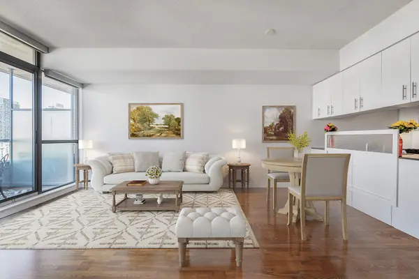 281 Mutual ST #2104, Toronto C08, ON M4Y 3C4