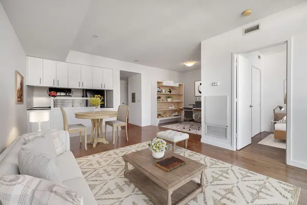 281 Mutual ST #2104, Toronto C08, ON M4Y 3C4