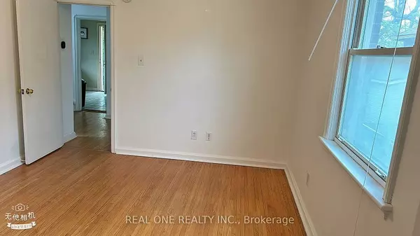 Hamilton, ON L8S 3L1,92 Binkley CRES W #First Floor Room