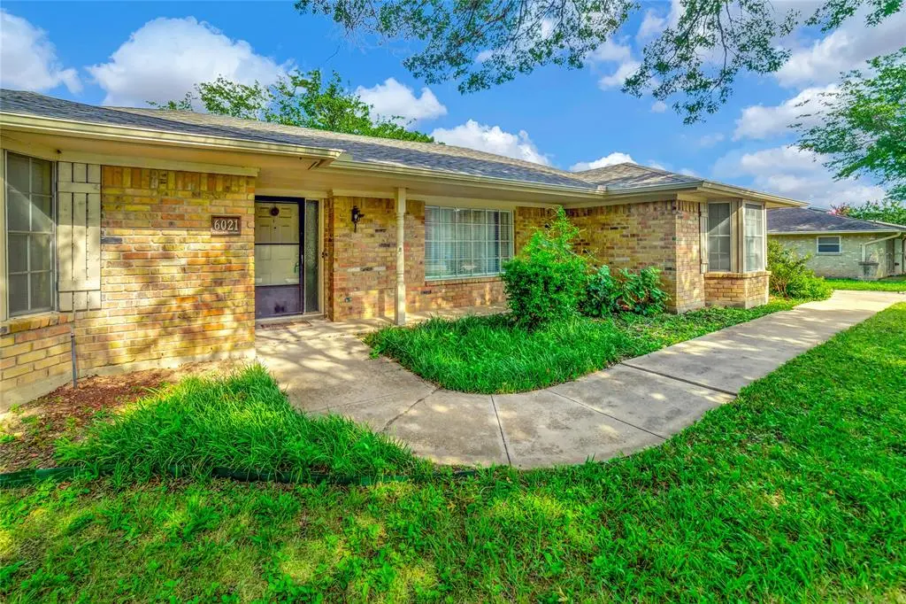 6021 Sycamore Creek Road, Edgecliff Village, TX 76134