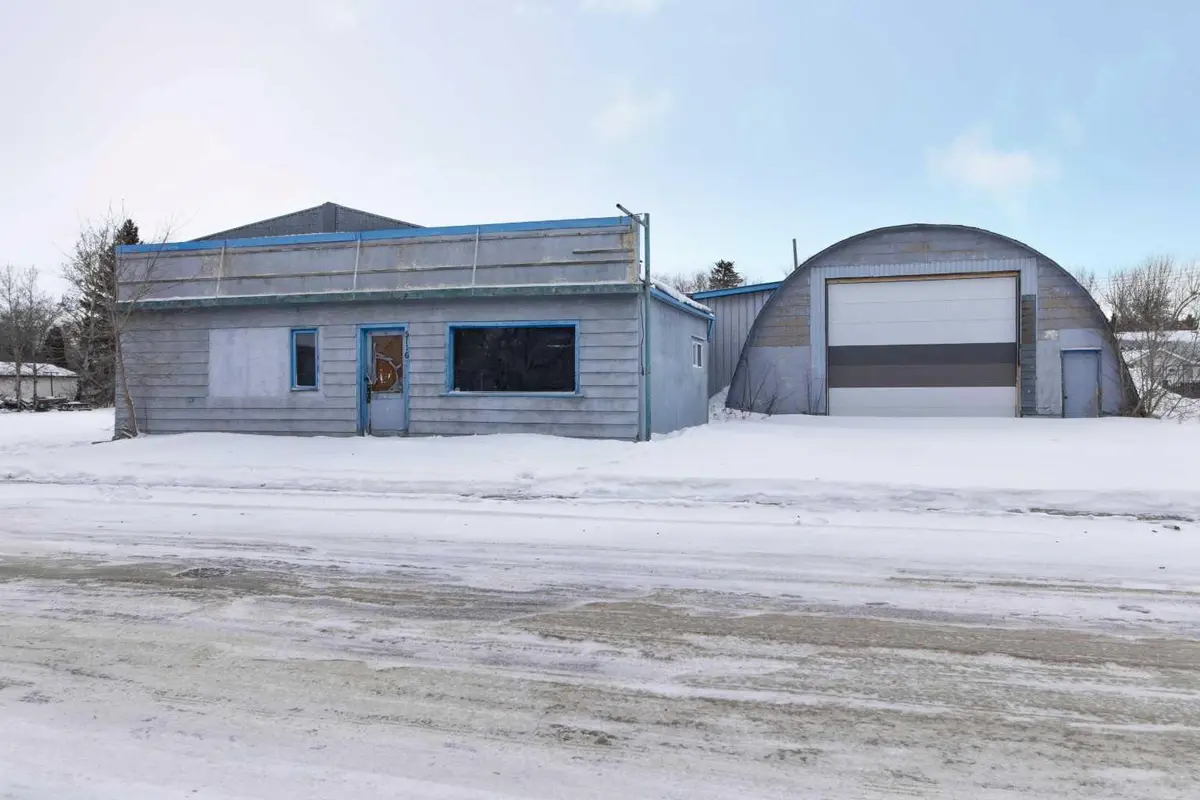 5116 54 AVE, Viking, AB T0B 4N0