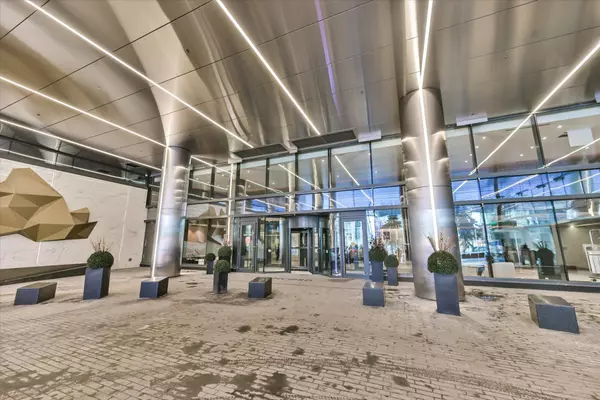 Toronto, ON M5V 0X3,1 Concord Cityplace WAY #6203