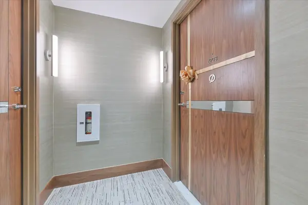 Toronto, ON M5V 0X3,1 Concord Cityplace WAY #6203