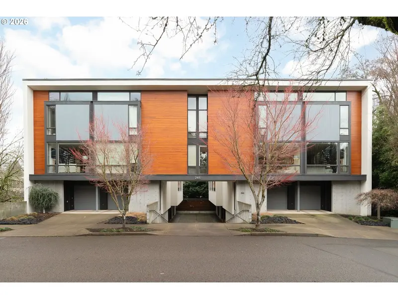 245 SW MEADE ST #M3, Portland, OR 97201