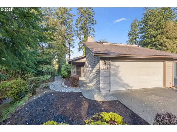 1734 ARCH LN, Brookings, OR 97415