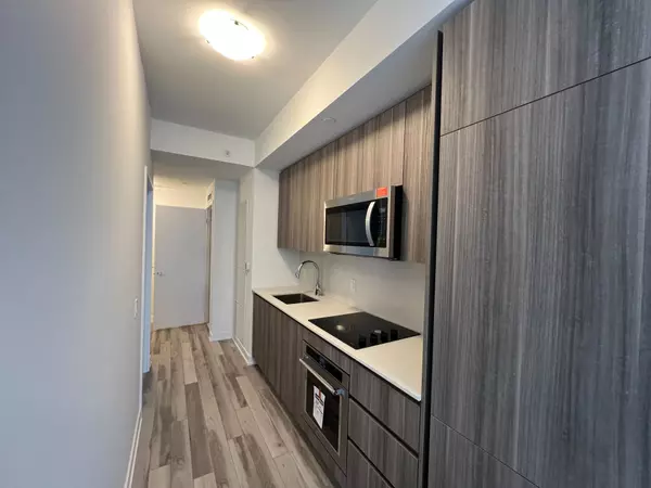 Toronto, ON M5A 0Y5,15 Richardson ST #808