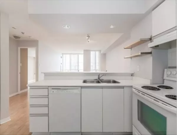 Toronto C01, ON M5V 3C9,801 King ST W #914