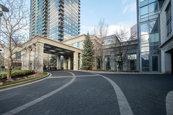 15 Greenview AVE #2409, Toronto C07, ON M2M 1R2