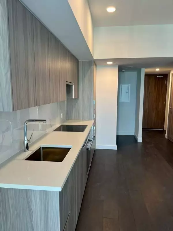 3 Concord Cityplace WAY #5906, Toronto, ON M5V 0X4