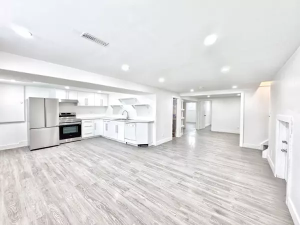 Barrie, ON L4M 2W5,61 College CRES