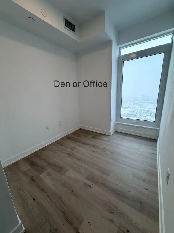 Mississauga, ON L5B 0P6,395 Square One DR #4104