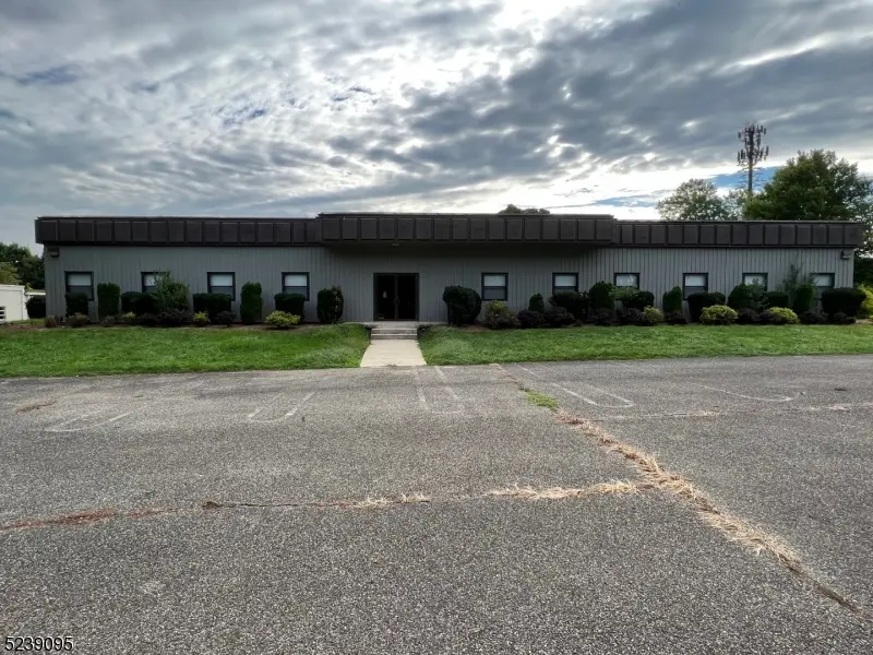 110 Woodfern Rd, Branchburg Twp., NJ 08853