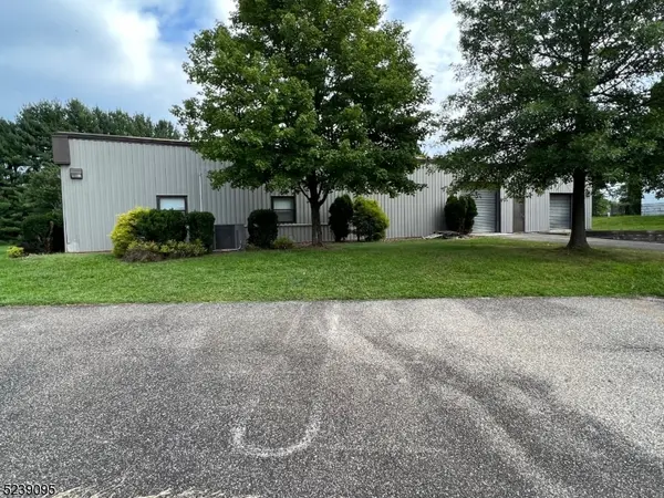 110 Woodfern Rd, Branchburg Twp., NJ 08853