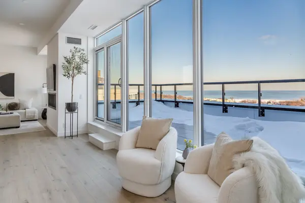 Toronto, ON M4L 0B7,1050 Eastern AVE #PH #1701