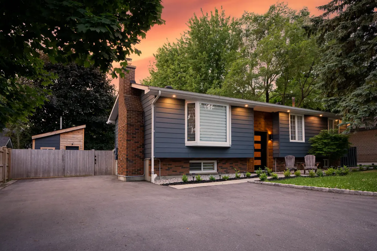 Barrie, ON L4M 1W7,155 NAPIER ST