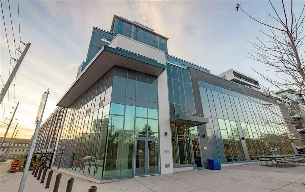 Guelph, ON N1E 0S6,93 ARTHUR ST SOUTH ST #1402