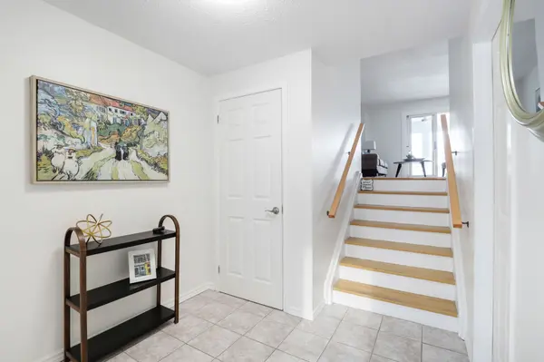 Blackburn Hamlet, ON K1B 3Z1,81 C Glen Park DR