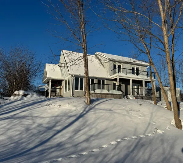 122 Fradette AVE, Peterborough, ON K9J 1T5