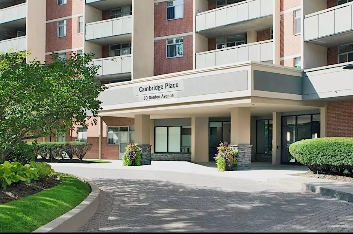 Toronto E06, ON M1L 4P2,30 Denton AVE #1423