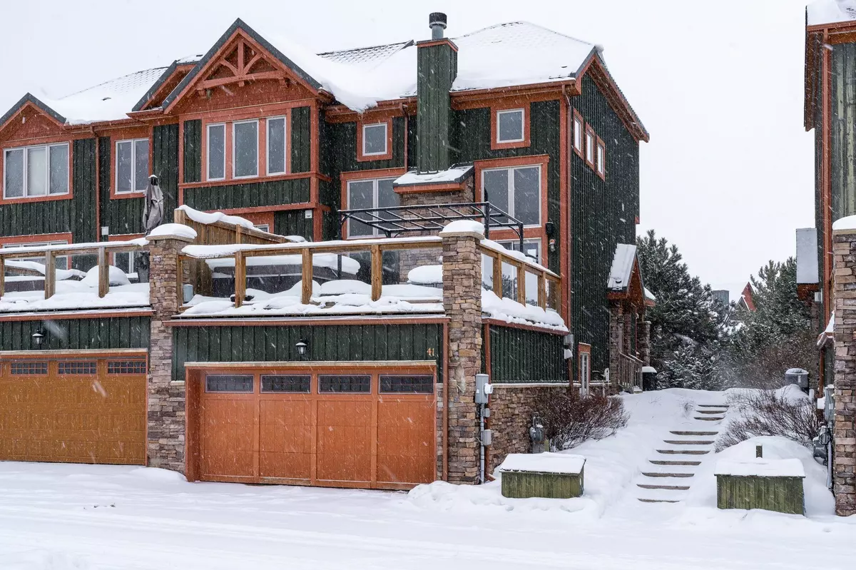 Blue Mountains, ON L9Y 0V5,214 Blueski George CRES #41