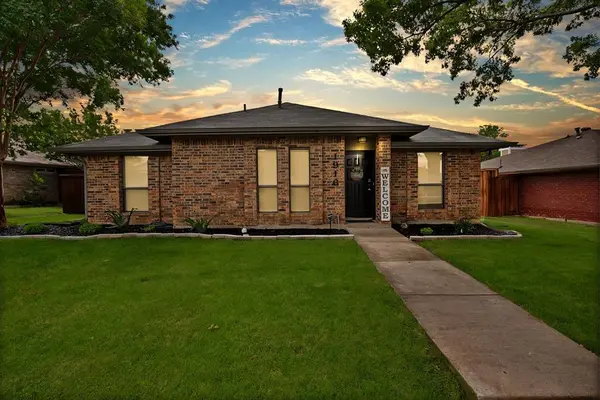 1916 Avignon Court,  Carrollton,  TX 75007