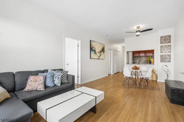 43 Van Wagenen Ave #2F, Jersey City, NJ 07306