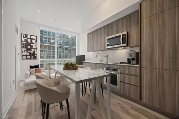 15 Richardson ST #204, Toronto, ON M5A 0Y5