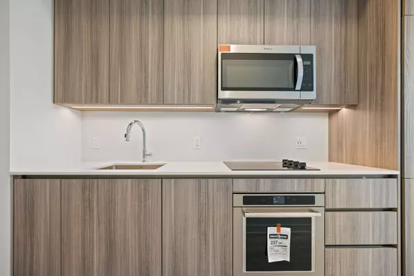 Toronto, ON M5A 0Y5,15 Richardson ST #217