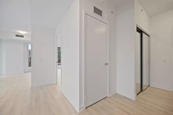 Toronto, ON M5A 0Y5,15 Richardson ST #306