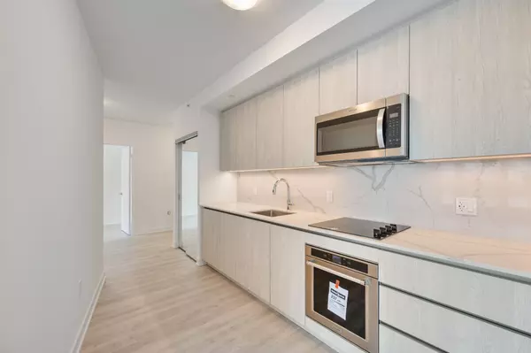 Toronto, ON M5A 0Y5,15 Richardson ST #729