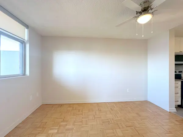 Toronto E06, ON M1L 4P2,30 Denton AVE #2217