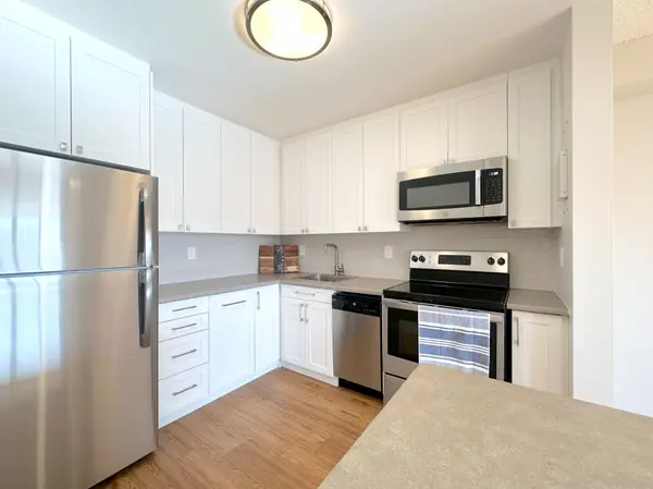 Toronto E06, ON M1L 4P2,30 Denton AVE #1423