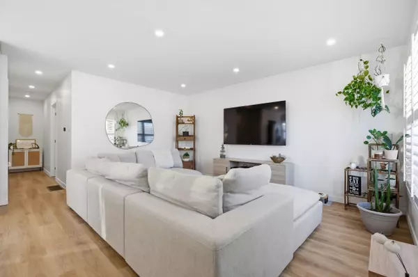 Collingwood, ON L9Y 3X8,135 Niagara ST