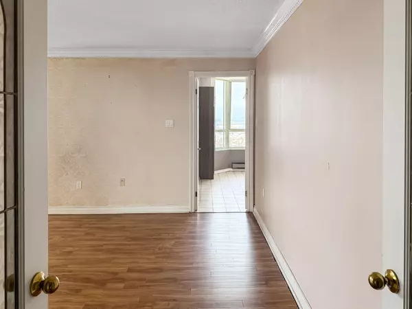 Brampton, ON L6Y 3V1,20 Cherrytree DR #Ph09