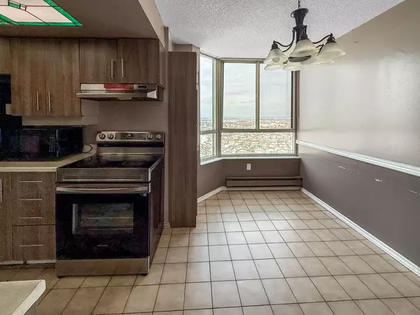 Brampton, ON L6Y 3V1,20 Cherrytree DR #Ph09