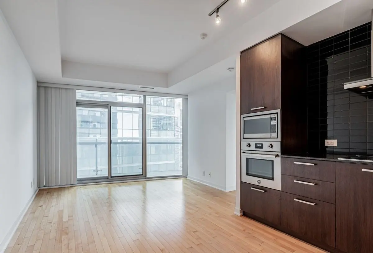 Toronto C01, ON M5J 0B1,14 York ST #3510