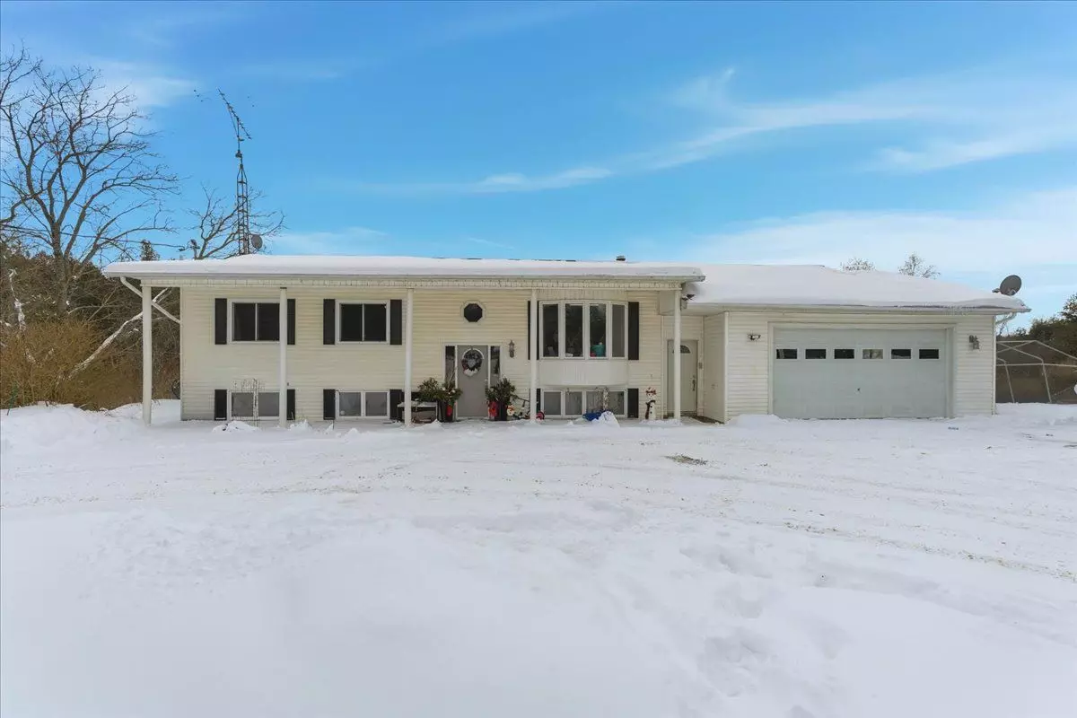 Tweed, ON K0K 3J0,1442 Quin Mo Lac RD