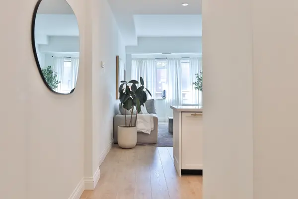 1231 Yonge ST #301, Toronto C09, ON M4T 2T8