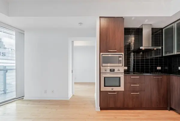 Toronto C01, ON M5J 0B1,14 York ST #3510