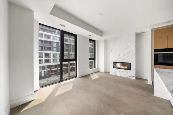 2 Forest Hill RD #Suite 411, Toronto C02, ON M4V 2L3