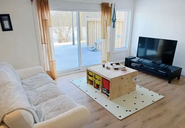 Aurora, ON L4G 3M2,207 Milestone CRES