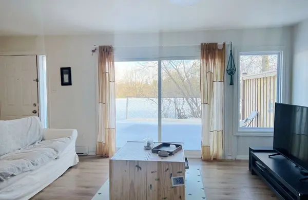 Aurora, ON L4G 3M2,207 Milestone CRES