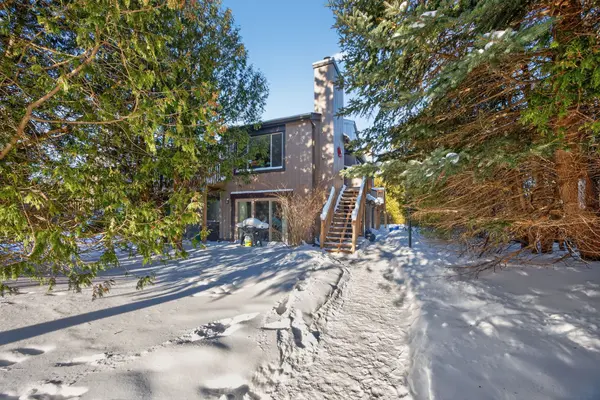 23 DAWSON DR #113, Collingwood, ON L9Y 5B4