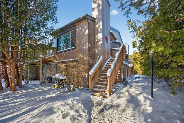 23 DAWSON DR #113, Collingwood, ON L9Y 5B4