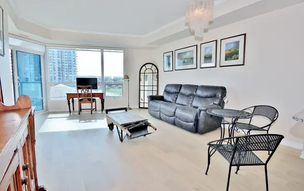 37 Ellen ST #511, Barrie, ON L4N 6G2