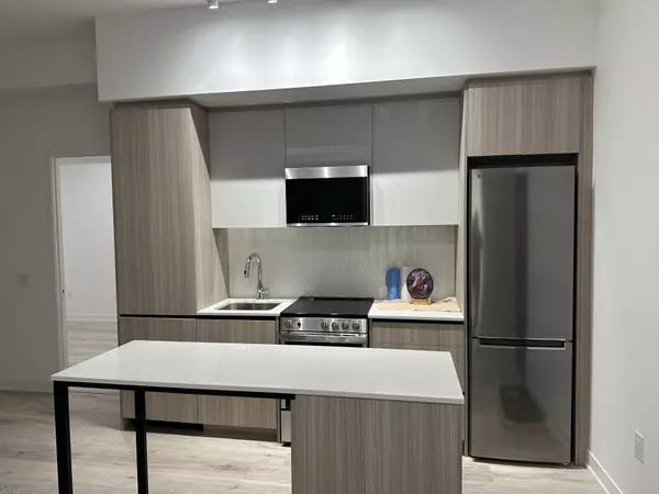 Brampton, ON L7A 5M5,10 All Nations DR #E-1101